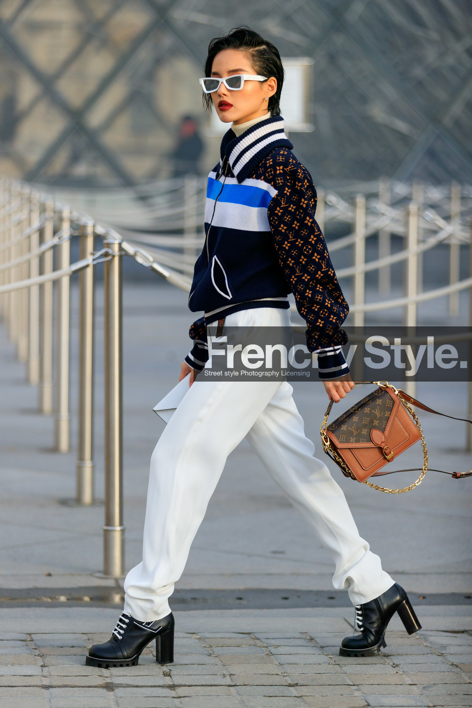 black shoes, camel bag, graphic bag, graphic jacket, high heels, leather bag, leather shoes, louis vuitton, monogram, navy jacket, printed bag, printed jacket, red lips, sunglasses, trousers, wet hair, white pants, PARIS, PFW, street style, jonathan paciullo, FW, frenchystyle, fashion week, AUTUMN WINTER 2019-2020, AW 19-20, FALL WINTER 2019-2020, FW 19-20, vertical, full length