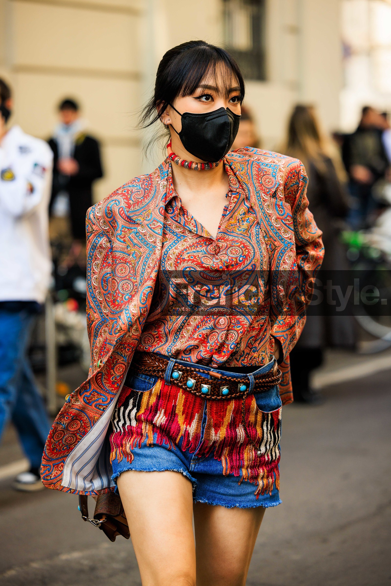trival look, multicolor blazer, multicolor shirt, bead necklace, mask, stones belt, denim short, knited short, embroidered short, leather hanbag, street style, jonathan paciullo, FW, frenchystyle, fashion week, MFW, MILAN, FALL WINTER 2022_2023, AUTUMN WINTER 2022-2023, FW 22-23, vertical, atmosphere details