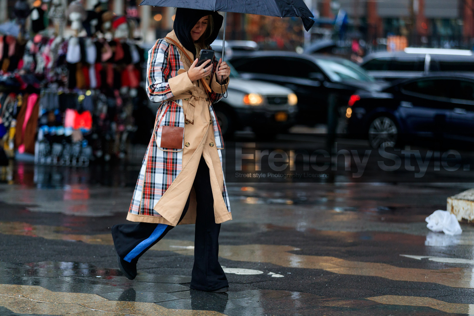 black pants, black shoes, black sweater, burberry, checked, checked coat, graphic jacket, hoodie, leather shoes, plaid, printed jacket, tartan, trench coat, street style, jonathan paciullo, FW, frenchystyle, fashion week, NYFW, NEW YORK, AUTUMN WINTER 2018-2019, AW 18-19, FALL WINTER 2018-2019, FW 18-19, atmosphere details, horizontal, full length