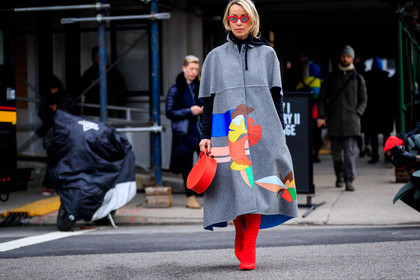 graphic jacket, grey coat, high boots, high heels, leather bag, leather shoes, patchwork, printed jacket, red bag, red boots, sunglasses, street style, jonathan paciullo, FW, frenchystyle, fashion week, NYFW, NEW YORK, AUTUMN WINTER 2018-2019, AW 18-19, FALL WINTER 2018-2019, FW 18-19, atmosphere details, horizontal, detail