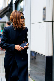 black coat, Christine Centenera, sunglasses, LONDON, LFW, fashion week, frenchystyle, FW, jonathan paciullo, street style, AUTUMN WINTER 2019-2020, AW 19-20, FW 19-20, FALL WINTER 2019-2020, vertical, atmosphere details, detail