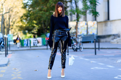 atmosphere details, black pants, black sweater, Evangelie Smyrniotaki, fashion week, frenchystyle, full length, FW, high heels, horizontal, jonathan paciullo, leather bag, leather pants, leather shoes, PARIS, PFW, SPRING SUMMER 2017, SS 17, street style, trousers, varnished leather, white bag, white shoes