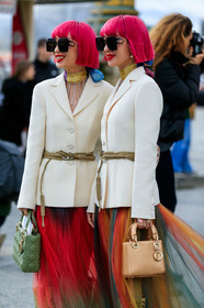 Ami and Aya Suzuki, white jacket, pink hair, dyed hair, big sunglasses, square shape glasses, dior sunglasses, dior jacket, dior bag, dior belt, dior skirt, belted jacket, rope belt, multicolor skirt, tulle skirt, pink skirt, rainbow skirt, lurex scarf, strassed necklace, strassed scarf, multicolor scarf, scarf necklace, lady dior bag, light green leather bag, nude leather bag, quilted bag, hand bag, golden bag, animal skin bag, long necklace, long skirt, fashion week, frenchystyle, FW, jonathan paciullo, street style, PFW, PARIS, AUTUMN WINTER 2020-2021, FALL WINTER 2020-2021, FW 20-21, vertical, atmosphere details, detail