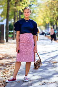 animal print, brown bag, claire beermann, converse, fashion week, fendi, frenchystyle, full length, FW, graphic skirt, jonathan paciullo, leather bag, leather shoes, leopard print, navy shirt, PARIS, PFW, pink skirt, printed bag, printed skirt, red sneakers, SPRING SUMMER 2017, SS 17, street style, vertical