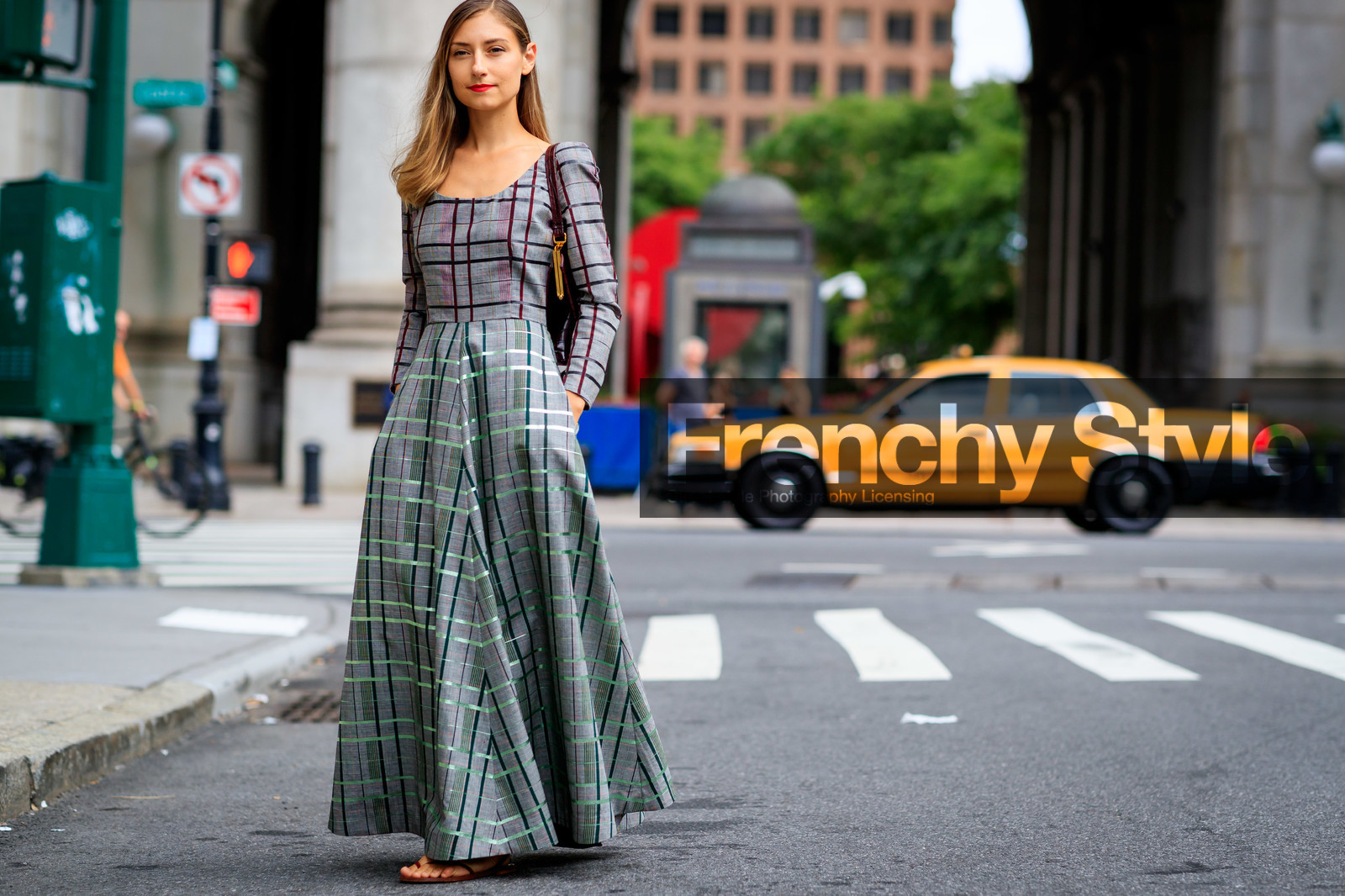 checked, flip flops, graphic dress, grey dress, jenny walton, leather shoes, plaid, printed dress, tartan, street style, jonathan paciullo, FW, frenchystyle, fashion week, NEW YORK, NYFW, SPRING SUMMER 2020, SS 20, horizontal, atmosphere details, detail