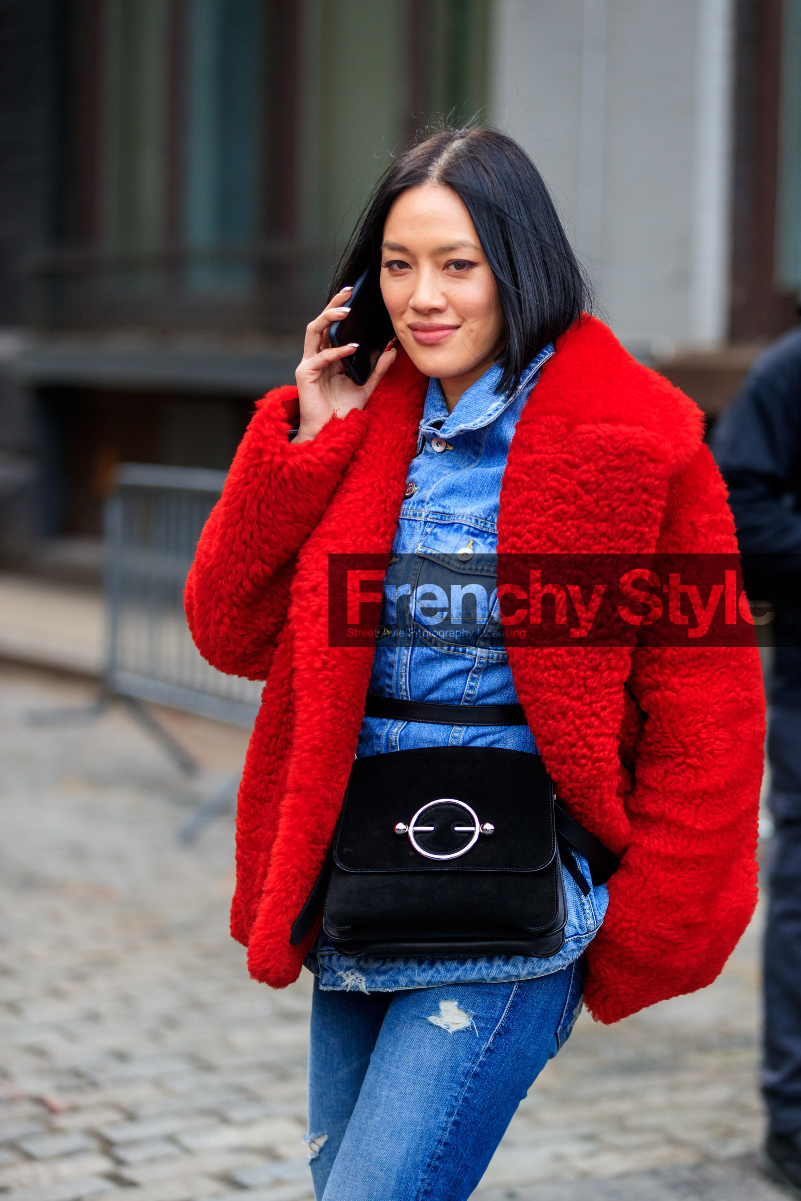 black bag, blue denim, chloé, denim jacket, denim pants, jeans, leather bag, red jacket, suede bag, trousers, street style, jonathan paciullo, FW, frenchystyle, fashion week, NYFW, NEW YORK, AUTUMN WINTER 2018-2019, AW 18-19, FALL WINTER 2018-2019, FW 18-19, vertical, atmosphere details, detail, Tiffany Hsu
