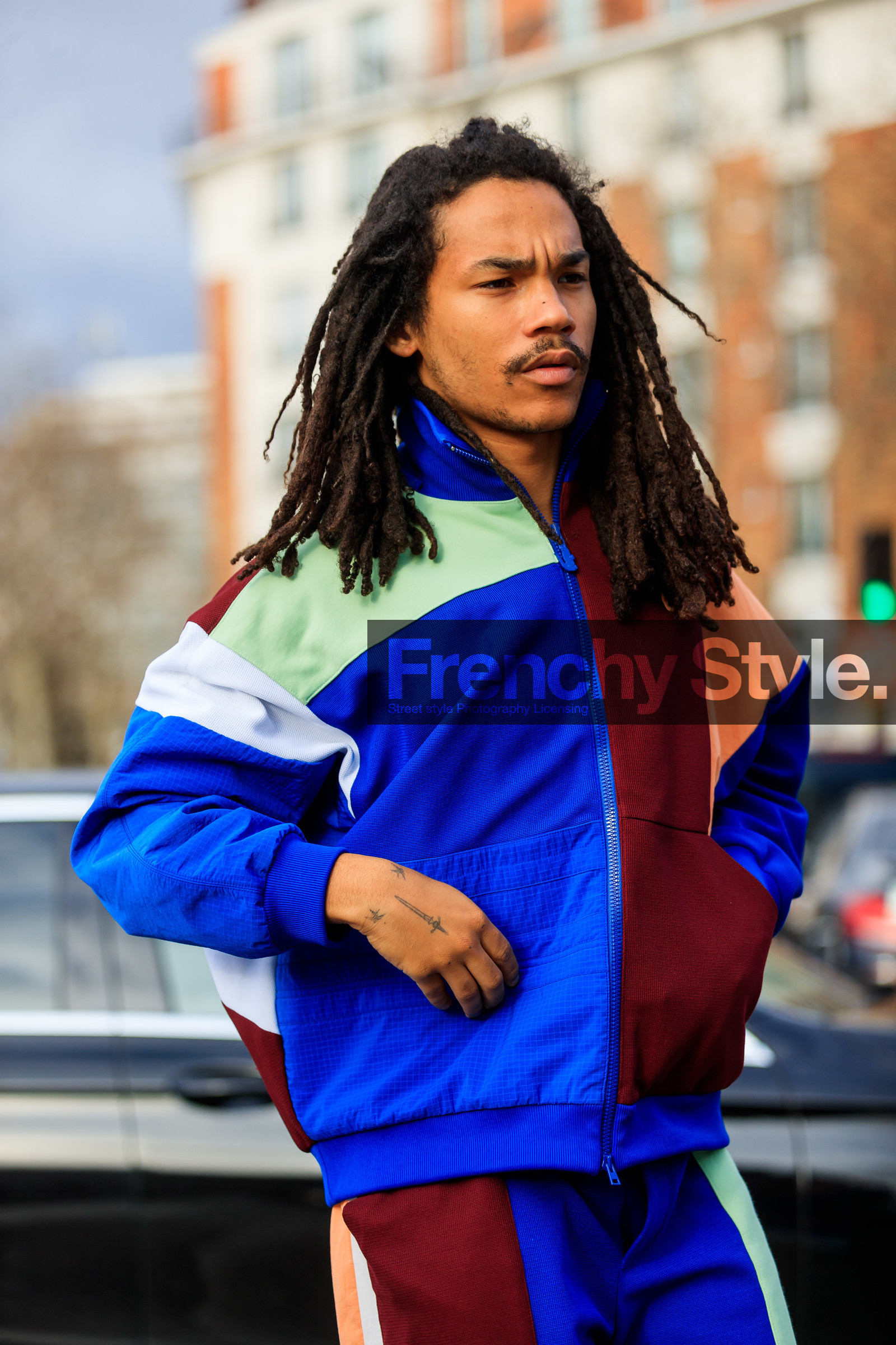 luka sabbat, lacoste jacket, lacoste pants, blue jacket, blue pants, light green jacket, light green pants, burgundy jacket, burgundy pants, multicolor jacket, multicolor pants, fashion week, frenchystyle, FW, jonathan paciullo, street style, PFW, PARIS, vertical, atmosphere details, detail