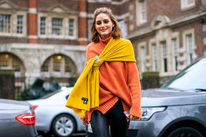 black pants, leather pants, orange sweater, trousers, turtleneck sweater, yellow scarf, street style, jonathan paciullo, FW, frenchystyle, fashion week, LFW, LONDON, AUTUMN WINTER 2018-2019, AW 18-19, FALL WINTER 2018-2019, FW 18-19, horizontal, atmosphere details, detail, olivia palermo