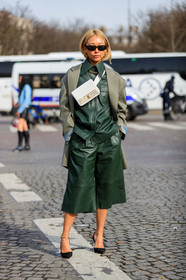 vanessa hong, green leather shirt, green leather pants, kaki jacket, white leather bag, white leather belt, belt bag, crossbody bag, striped bag, small sunglasses, black sunglasses, golden earrings, golden necklace, hoop earrings, big chain necklace, golden bag, green leather bermuda shorts, black suede shoes, sharp end shoes, chanel bag, fashion week, frenchystyle, FW, jonathan paciullo, street style, PFW, PARIS, vertical, full length