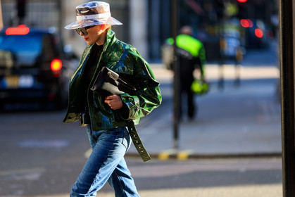 black bag, blue denim, chanel, denim pants, green jacket, hermès, jeans, leather bag, leather jacket, sunglasses, transparent hat, trousers, street style, jonathan paciullo, FW, frenchystyle, fashion week, LFW, LONDON, AUTUMN WINTER 2018-2019, AW 18-19, FALL WINTER 2018-2019, FW 18-19, horizontal, atmosphere details, detail, sylvia haghjoo