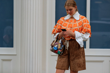 brown shorts, checked, graphic bag, high waist, leather bag, multicolor bag, orange jacket, patchwork, plaid, printed bag, suede shorts, white shirt, street style, jonathan paciullo, FW, frenchystyle, fashion week, NEW YORK, NYFW, SPRING SUMMER 2020, SS 20, horizontal, atmosphere details, detail