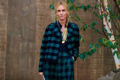 blanca miro scrimieri, checked jacket, checked pants, checked suits, green jacket, green pants, green suits, black jacket, black pants, black suits, black shirt, dior total look, fashion week, frenchystyle, FW, jonathan paciullo, street style, SPRING SUMMER 2020, SS 20, PFW, PARIS, horizontal, atmosphere details, detail