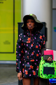 black jacket, black skirt, floral, flowers, graphic bag, graphic jacket, graphic skirt, green bag, green hat, kenzo, leather bag, printed bag, printed jacket, printed skirt, LONDON, LFW, fashion week, frenchystyle, FW, jonathan paciullo, street style, AUTUMN WINTER 2019-2020, AW 19-20, FW 19-20, FALL WINTER 2019-2020, vertical, atmosphere details, detail