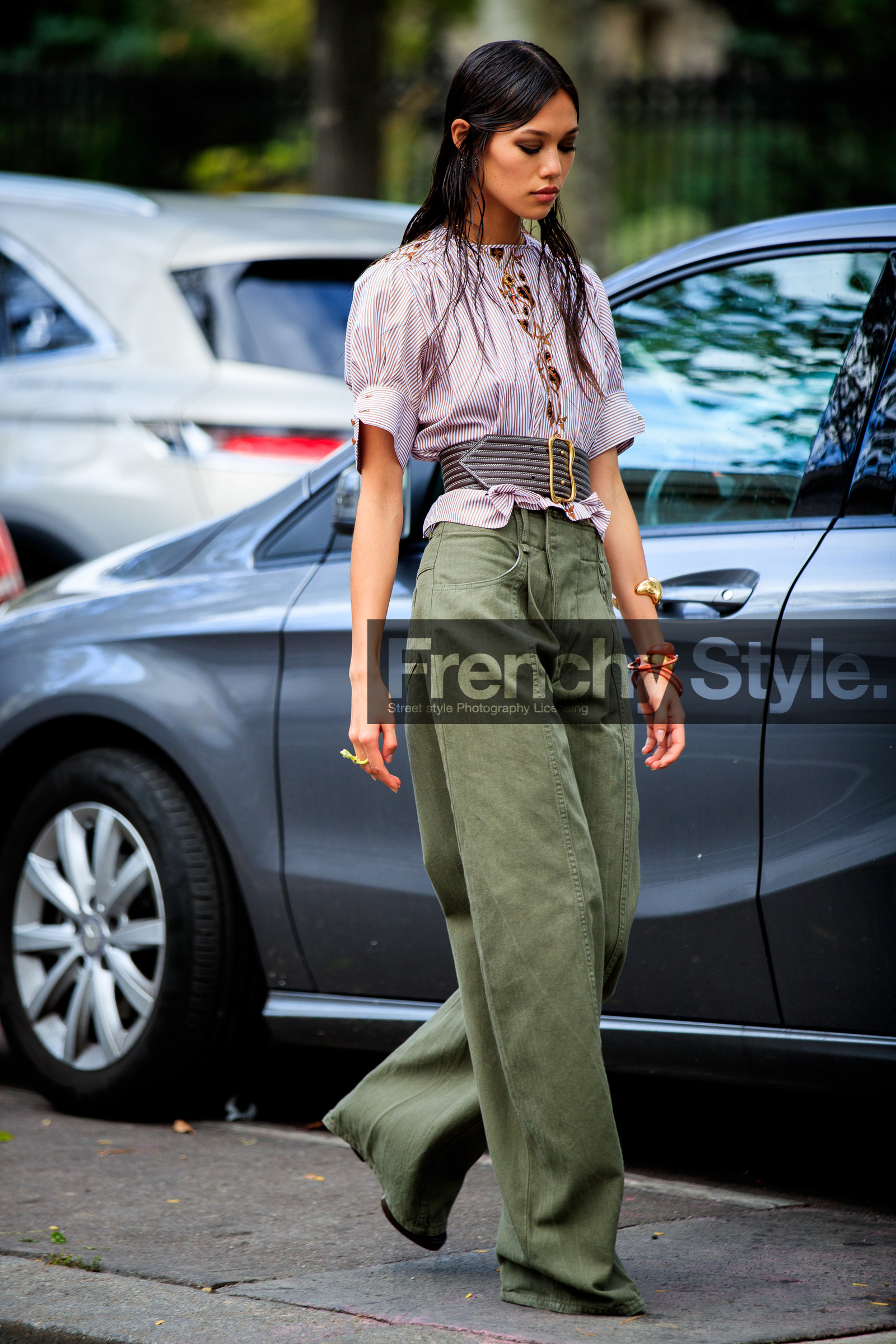 jade nguyen, kaki pants, loose pants, striped blouse, short sleeve blouse, belted blouse, hair details, make up, make up details, embroidered blouse, floral embroidered blouse, camel blouse, white blouse, brown leather belt, big belt, golden buckle belt, chloe blouse, chloe look, chloe pants, chloe belt, fashion week, frenchystyle, FW, jonathan paciullo, street style, PFW, PARIS, SPRING SUMMER 2021, SS 21, vertical, full length, model