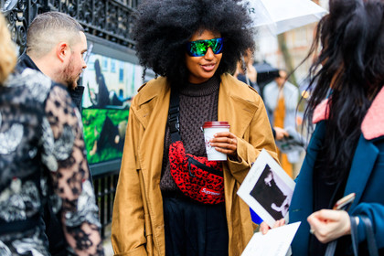 brown sweater, camel coat, fanny pack, graphic bag, leather bag, printed bag, red bag, sunglasses, supreme, street style, jonathan paciullo, FW, frenchystyle, fashion week, LFW, LONDON, AUTUMN WINTER 2018-2019, AW 18-19, FALL WINTER 2018-2019, FW 18-19, horizontal, atmosphere details, detail, julia sarr jamois, julia sarr-jamois