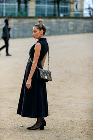 back details, bag detail, black dress, black suede shoes, black suede boots, black leather bag, crossbody bag, fishnet shoes, kitten heels boots, laced boots, floral embroidered bag, hair clip, heart shape hair clip, strassed hair clip, dior bag, dior dress, sleeveless dress, long dress, dior boots, fashion week, frenchystyle, FW, jonathan paciullo, street style, PFW, PARIS, AUTUMN WINTER 2020-2021, FALL WINTER 2020-2021, FW 20-21, vertical, full length