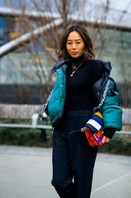 aimee song, black pants, black sweater, down jacket, graphic bag, green jacket, leather bag, multicolor bag, necklace, off the shoulder, printed bag, proenza schouler, red lips, striped bag, trousers, turtleneck sweater, street style, jonathan paciullo, frenchystyle, NYFW, NEW YORK, AUTUMN WINTER 2019-2020, AW 19-20, FALL WINTER 2019-2020, FW 19-20, fashion week, FW, vertical, atmosphere details, detail