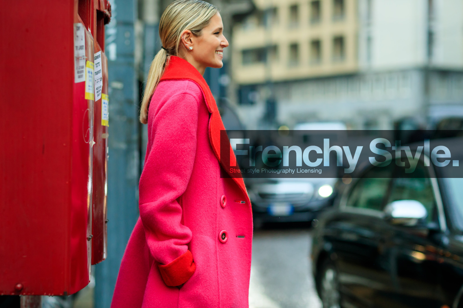 fuschia, red coat, fashion week, frenchystyle, FW, jonathan paciullo, street style, MFW, MILAN, AUTUMN WINTER 2018-2019, FALL WINTER 2018-2019, FW 18-19, horizontal, atmosphere details, helena bordon
