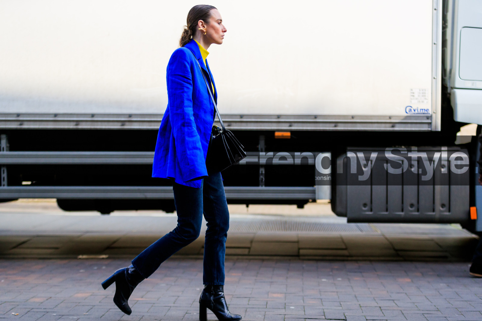 black bag, black shoes, blue denim, blue jacket, denim pants, high heels, jeans, leather bag, leather shoes, trousers, street style, jonathan paciullo, FW, frenchystyle, fashion week, LFW, LONDON, AUTUMN WINTER 2018-2019, AW 18-19, FALL WINTER 2018-2019, FW 18-19, horizontal, atmosphere details, full length, flora macdonald johnston