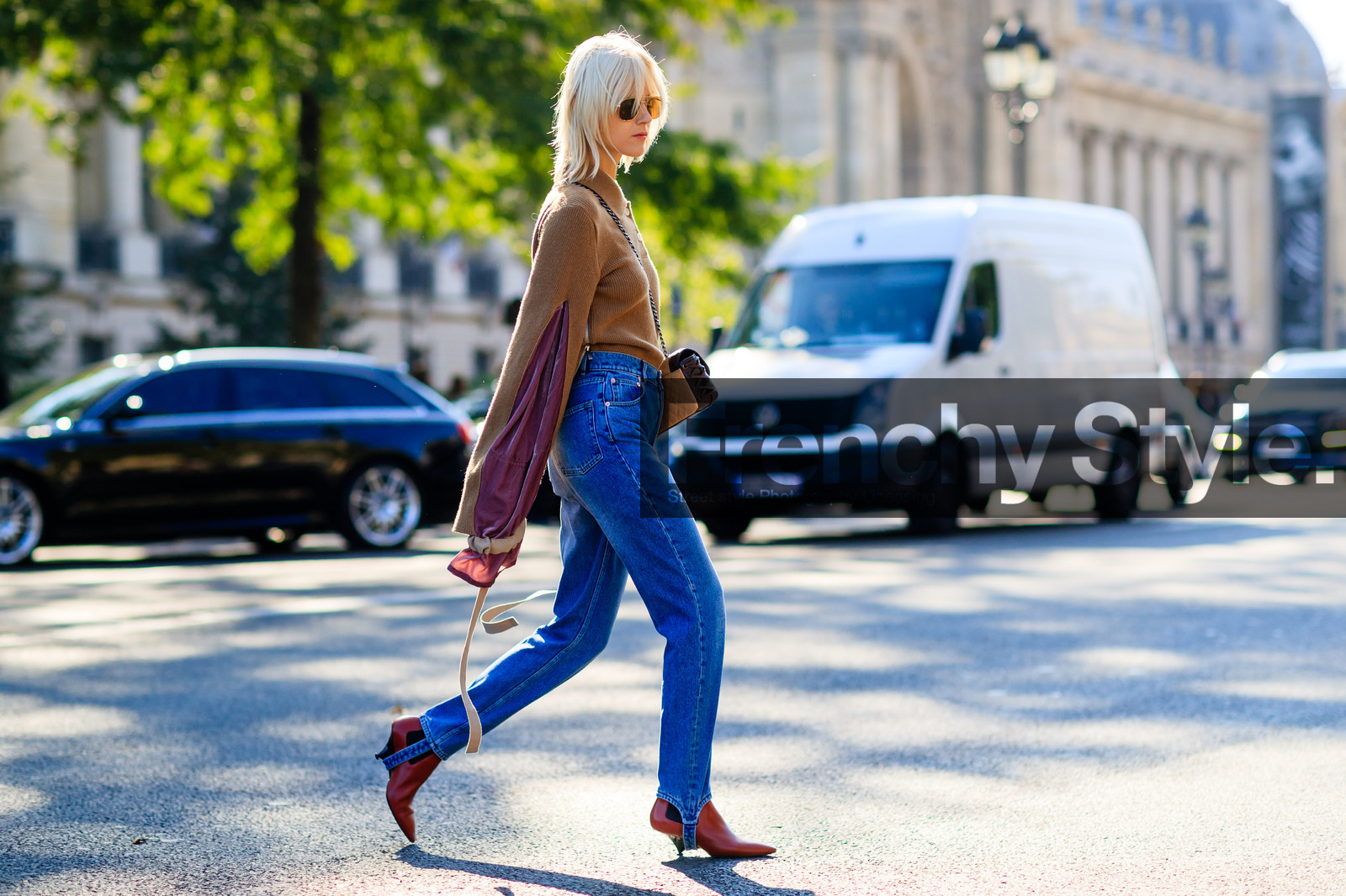 atmosphere details, beige bag, blue denim, camel knit, chanel, denim pants, fashion week, frenchystyle, full length, FW, horizontal, jeans, jonathan paciullo, leather shoes, linda tol, PARIS, PFW, red boots, SPRING SUMMER 2017, SS 17, stir pants, street style, sunglasses, trousers