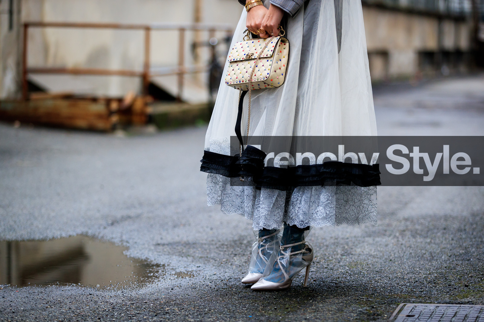 graphic bag, grey shorts, high heels, jimmy choo, lace dress, leather bag, leather shoes, off white, printed bag, transparent shoes, white bag, white dress, fashion week, frenchystyle, FW, jonathan paciullo, street style, MFW, MILAN, AUTUMN WINTER 2018-2019, FALL WINTER 2018-2019, FW 18-19, horizontal, atmosphere details, nina suess