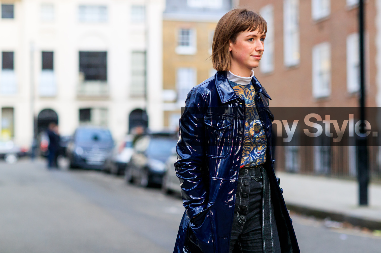 black denim, blue coat, denim pants, graphic top, jeans, leather coat, printed top, trench coat, trousers, vinyl, street style, jonathan paciullo, FW, frenchystyle, fashion week, LFW, LONDON, AUTUMN WINTER 2018-2019, AW 18-19, FALL WINTER 2018-2019, FW 18-19, horizontal, atmosphere details, detail