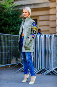 blue denim, crop top, denim pants, embroidered jacket, fashion week, frenchystyle, full length, FW, green jacket, high heels, jeans, jonathan paciullo, kate davidson hudson, leather shoes, military jacket, PARIS, PFW, SPRING SUMMER 2017, SS 17, street style, trousers, vertical, white shoes, white top