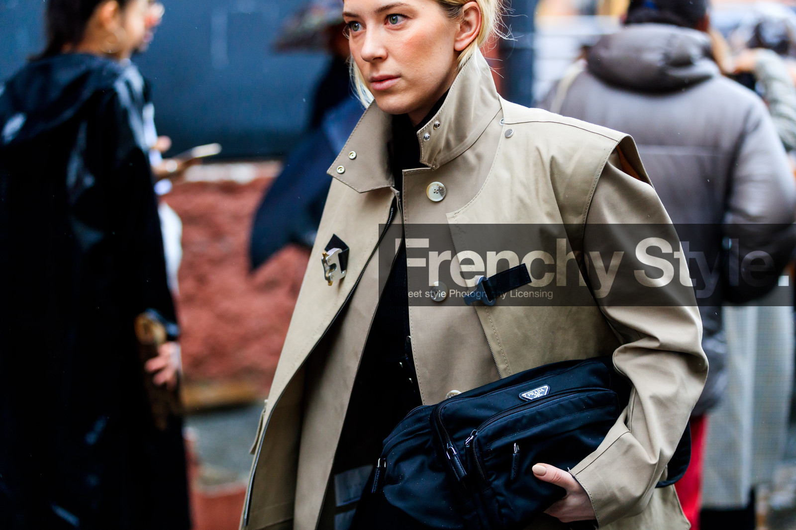 beige coat, black bag, leather bag, prada, street style, jonathan paciullo, FW, frenchystyle, fashion week, PFW, PARIS, AUTUMN WINTER 2018-2019, FALL WINTER 2018-2019, FW 18-19, horizontal, atmosphere details