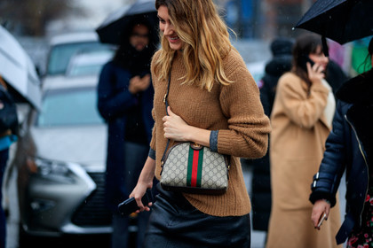 beige bag, black skirt, camel sweater, gucci, leather bag, leather skirt, monogram, printed bag, street style, jonathan paciullo, FW, frenchystyle, fashion week, NYFW, NEW YORK, AUTUMN WINTER 2018-2019, AW 18-19, FALL WINTER 2018-2019, FW 18-19, atmosphere details, horizontal, detail, laurel stovall