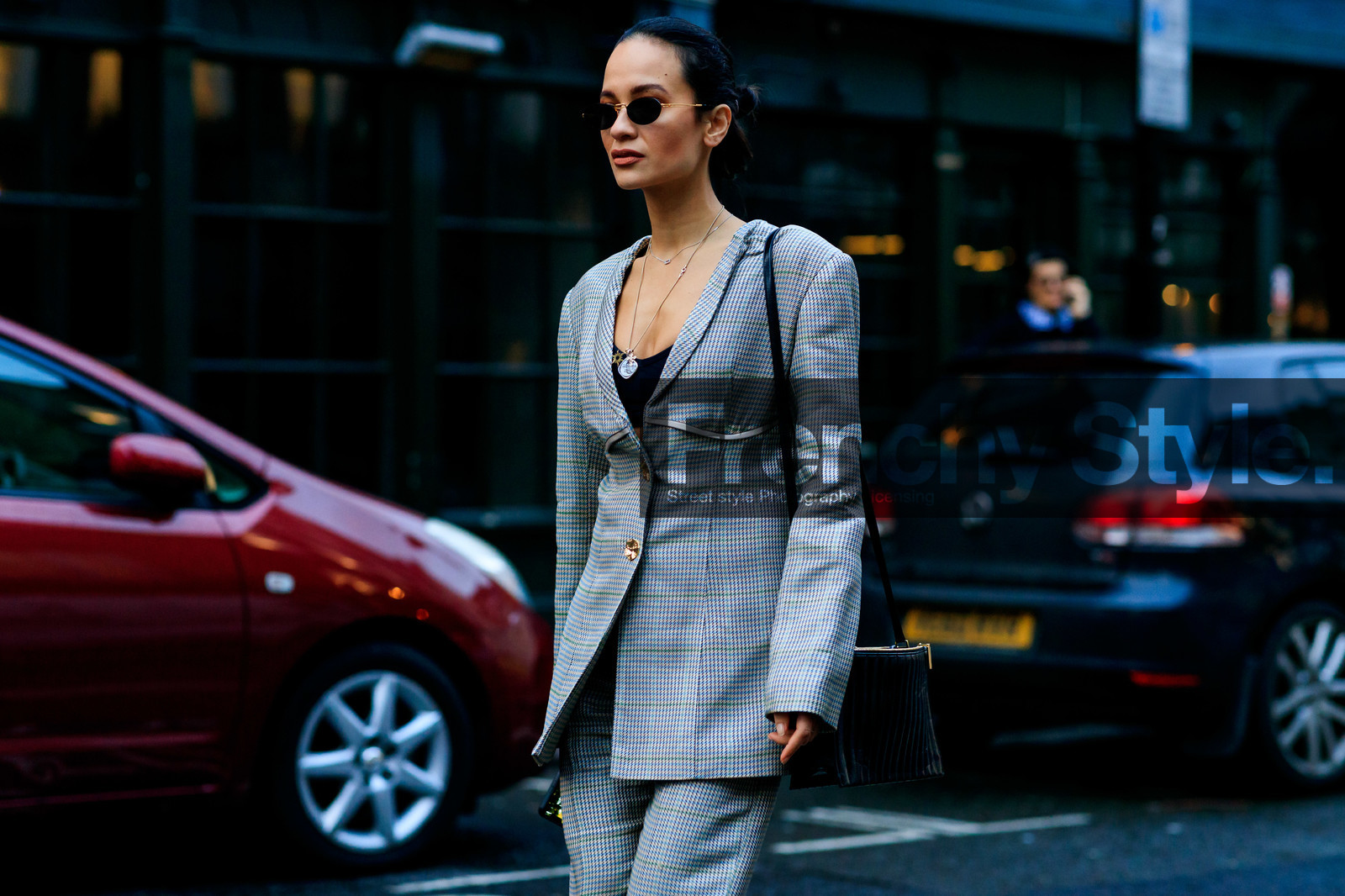 anna rosa vitiello, black bag, checked, graphic jacket, graphic pants, grey jacket, grey pants, leather bag, necklace, plaid, printed jacket, printed pants, sunglasses, trousers, LONDON, LFW, fashion week, frenchystyle, FW, jonathan paciullo, street style, AUTUMN WINTER 2019-2020, AW 19-20, FW 19-20, FALL WINTER 2019-2020, horizontal, atmosphere details, detail