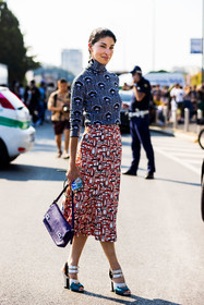 bicolor shoes, black and white, Caroline Issa, color, jacquard, leather bag, leather sandals, long skirt, pleated skirt, prada look, print, printed knit, printed skirt, printed turtleneck, purple bag, red skirt, sandals, skirt, turtleneck, fashion week, frenchystyle, FW, jonathan paciullo, street style, SPRING SUMMER 2022, SS 22, MFW, MILAN, vertical, full length