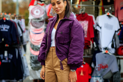 tamara kalinic, purple jacket, purple bombers, white top, low necked top, beige pants, hoop earrings, louis vuitton earrings, golden earrings, close up detail, silvered watch, man style watch, fashion week, frenchystyle, FW, jonathan paciullo, street style, SPRING SUMMER 2020, SS 20, PFW, PARIS, horizontal, atmosphere details, detail
