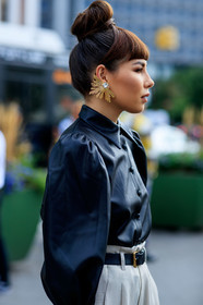 black belt, black shirt, bun, earrings, street style, jonathan paciullo, FW, frenchystyle, fashion week, NEW YORK, NYFW, SPRING SUMMER 2020, SS 20, vertical, detail, atmosphere details