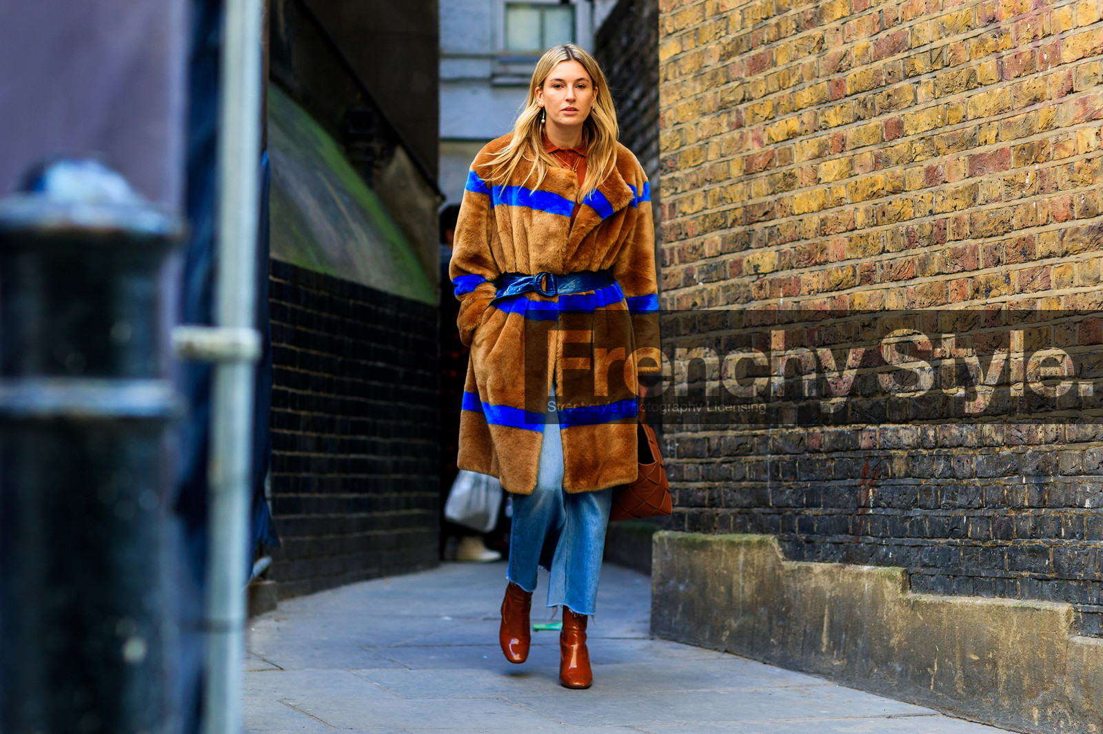 blue belt, blue denim, brown bag, brown boots, brown fur, denim pants, graphic jacket, high heels, jeans, leather bag, leather belt, leather shoes, loewe, printed jacket, striped jacket, trousers, street style, jonathan paciullo, FW, frenchystyle, fashion week, LFW, LONDON, AUTUMN WINTER 2018-2019, AW 18-19, FALL WINTER 2018-2019, FW 18-19, horizontal, atmosphere details, full length, camille charriere