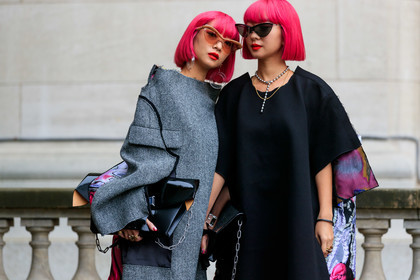Ami and Aya Suzuki, margiela sunglasses, margiela dress, margiela bag, pink hair, dyed hair, asymmetrical dress, embroidered dress, patchwork dress, pink sunglasses, black sunglasses, butterfly sunglasses, black polish bag, black polish clutch, black leather clutch, margiela look, fashion week, frenchystyle, FW, jonathan paciullo, street style, SPRING SUMMER 2020, SS 20, PFW, PARIS, horizontal, atmosphere details, detail