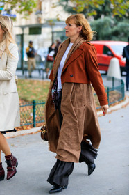 checked coat, camel coat, brown jacket, brown coat, cropped jacket, long coat, fringe coat, fashion week, frenchystyle, FW, jonathan paciullo, street style, SPRING SUMMER 2020, SS 20, PFW, PARIS, vertical, full length