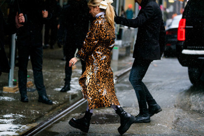 animal print, black shoes, bow, brown coat, graphic jacket, leather coat, leather shoes, leopard, printed jacket, wedges, street style, jonathan paciullo, frenchystyle, NYFW, NEW YORK, AUTUMN WINTER 2019-2020, AW 19-20, FALL WINTER 2019-2020, FW 19-20, FW, fashion week, atmosphere details, horizontal, detail