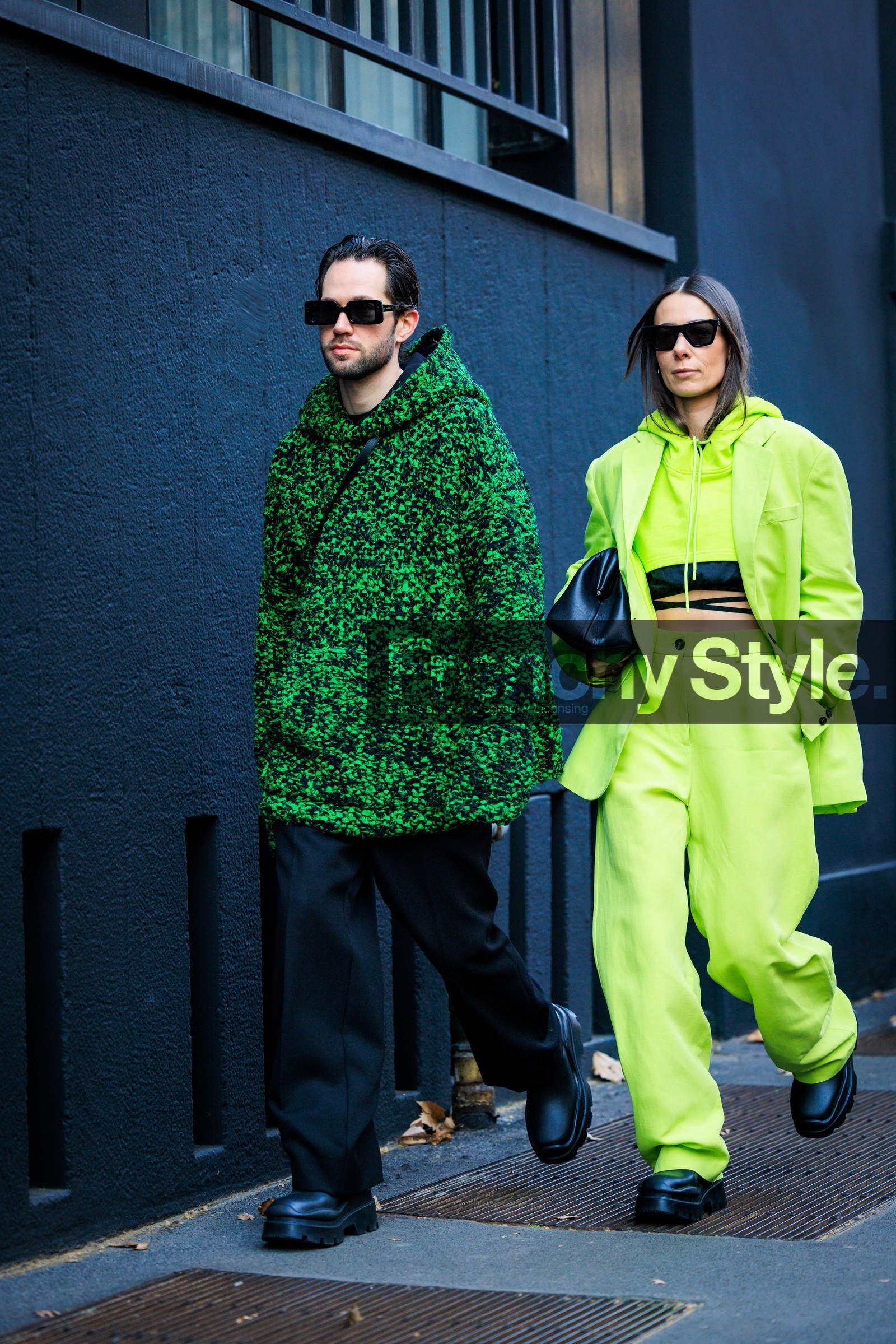 printed hoodie, black pants, black boots, leather boots, cropped hoodie, fluo green hoodie, crossed laces top, animal print fluo look, black sunglasses, fluo green pants, alice barbier, JS roques, alice & j.s, fashion week, frenchystyle, FW, jonathan paciullo, street style, vertical, full length