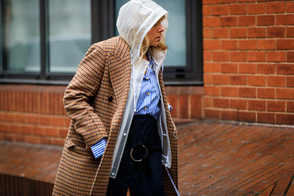 black pants, blue shirt, brown coat, graphic jacket, graphic shirt, houndstooth pattern, printed jacket, printed shirt, rain jacket, striped shirt, trousers, white jacket, street style, jonathan paciullo, FW, frenchystyle, fashion week, LFW, LONDON, AUTUMN WINTER 2018-2019, AW 18-19, FALL WINTER 2018-2019, FW 18-19, horizontal, atmosphere details, detail