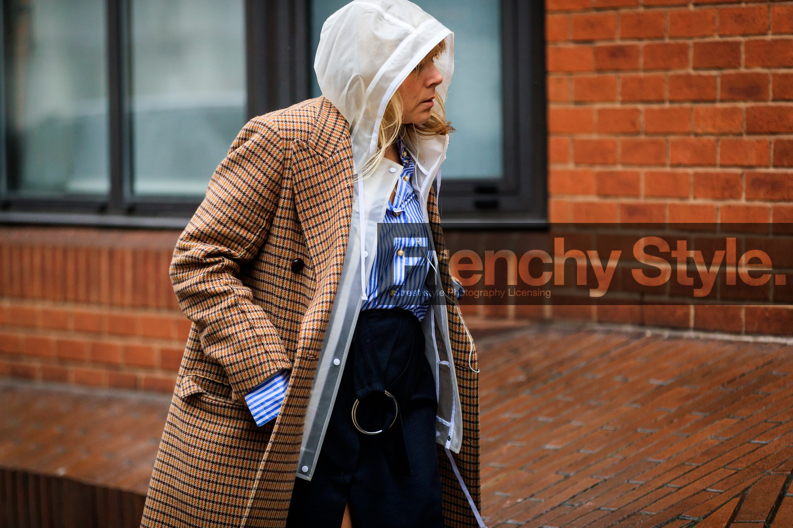 black pants, blue shirt, brown coat, graphic jacket, graphic shirt, houndstooth pattern, printed jacket, printed shirt, rain jacket, striped shirt, trousers, white jacket, street style, jonathan paciullo, FW, frenchystyle, fashion week, LFW, LONDON, AUTUMN WINTER 2018-2019, AW 18-19, FALL WINTER 2018-2019, FW 18-19, horizontal, atmosphere details, detail