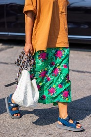 bag, blue sandals, color, colorful, croc bag, flower, green skirt, leather bag, orange t-shirt, oversize t-shirt, pink flowers, print, rope, sandals, skirt, t-shirt, white bag, fashion week, frenchystyle, FW, jonathan paciullo, street style, MFW, MILAN, SPRING SUMMER 2022, SS 22, vertical, atmosphere details, detail