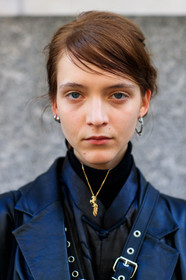 black jacket, black turtleneck, earrings, leather jacket, necklace, street style, jonathan paciullo, FW, frenchystyle, fashion week, LFW, LONDON, AUTUMN WINTER 2018-2019, AW 18-19, FALL WINTER 2018-2019, FW 18-19, vertical, atmosphere details, detail, portrait, model