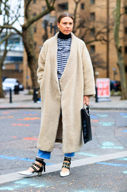 AUTUMN WINTER 2017-2018, AW 17-18, beige coat, beige fur, black and white shoes, black bag, FALL WINTER 2017-2018, fashion week, felicity kay, frenchystyle, full length, Fur coat, FW, FW 17-18, gingham, graphic bag, graphic top, high heels, jonathan paciullo, leather bag, leather shoes, LFW, LONDON, printed top, shearling, street style, trousers, vertical