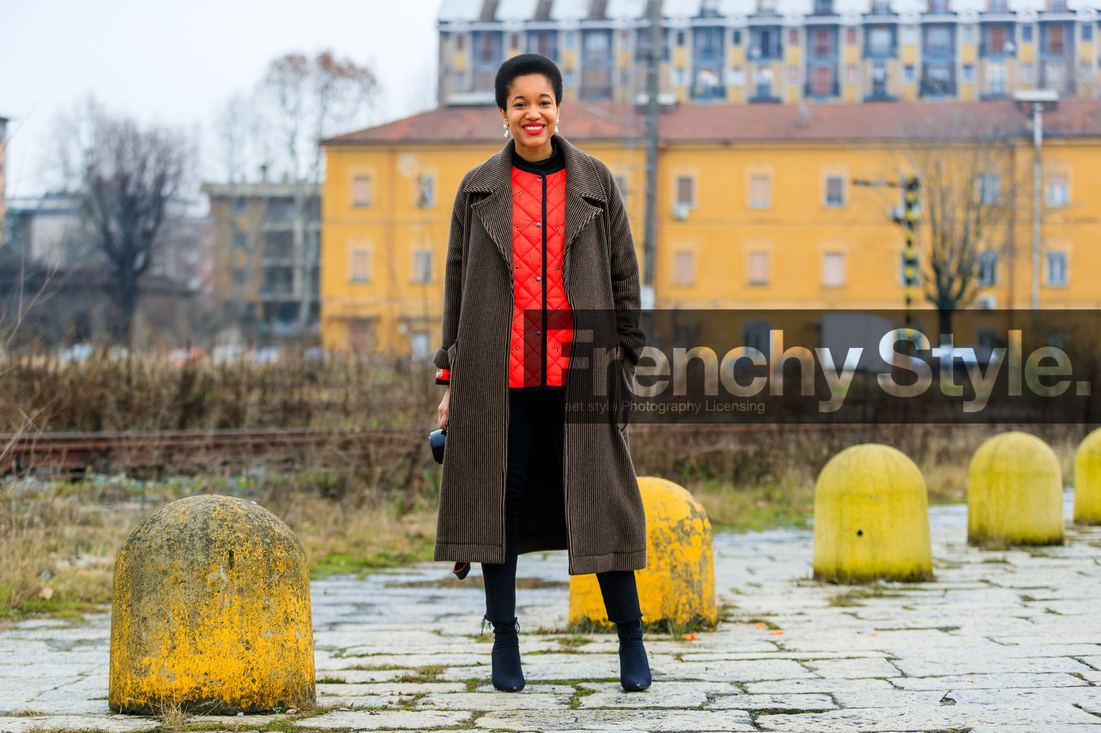 black boots, black pants, black shoes, brown coat, earrings, high heels, leather shoes, red jacket, striped coat, trousers, fashion week, frenchystyle, FW, jonathan paciullo, street style, MFW, MILAN, AUTUMN WINTER 2018-2019, FALL WINTER 2018-2019, FW 18-19, horizontal, atmosphere details, full length, tamu mcpherson