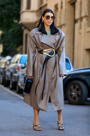 leather trench coat, beige trench coat, oversize trench coat, bottega veneta belt, black leather belt, big belt, big buckle belt, jacket dress, round shape sunglasses, black sunglasses, black polish bag, box bag, black leather sandals, black leather slippers, high heels sandals, high heels slippers, fashion week, frenchystyle, FW, jonathan paciullo, street style, vertical, full length, MFW, MILAN, SPRING SUMMER 2020, SS 20