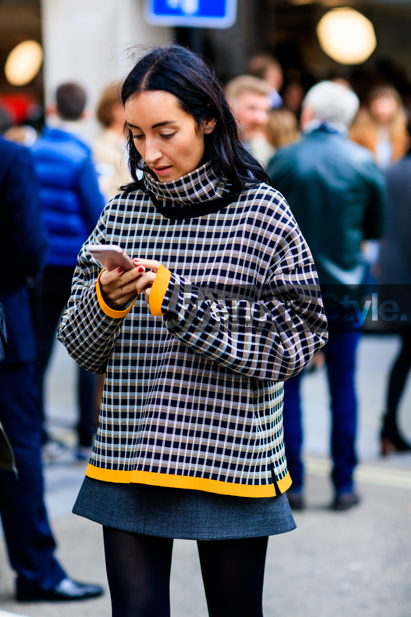atmosphere details, checked sweater, detail, fashion week, frenchystyle, FW, graphic sweater, grey skirt, jonathan paciullo, LFW, LONDON, plaid, printed sweater, SPRING SUMMER 2018, SS 18, street style, tights, vertical