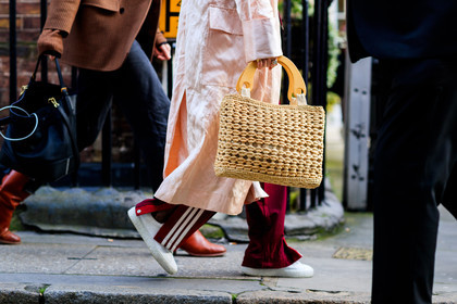 adidas, beige bag, bordeaux, burgundy, graphic pants, leather bag, leather shoes, pink coat, printed pants, red pants, straw bag, stripes, sweatpants, trousers, white sneakers, fashion week, frenchystyle, FW, jonathan paciullo, street style, LFW, LONDON, AUTUMN WINTER 2018-2019, AW 18-19, FALL WINTER 2018-2019, FW 18-19, horizontal, atmosphere details, detail, flora macdonald johnston