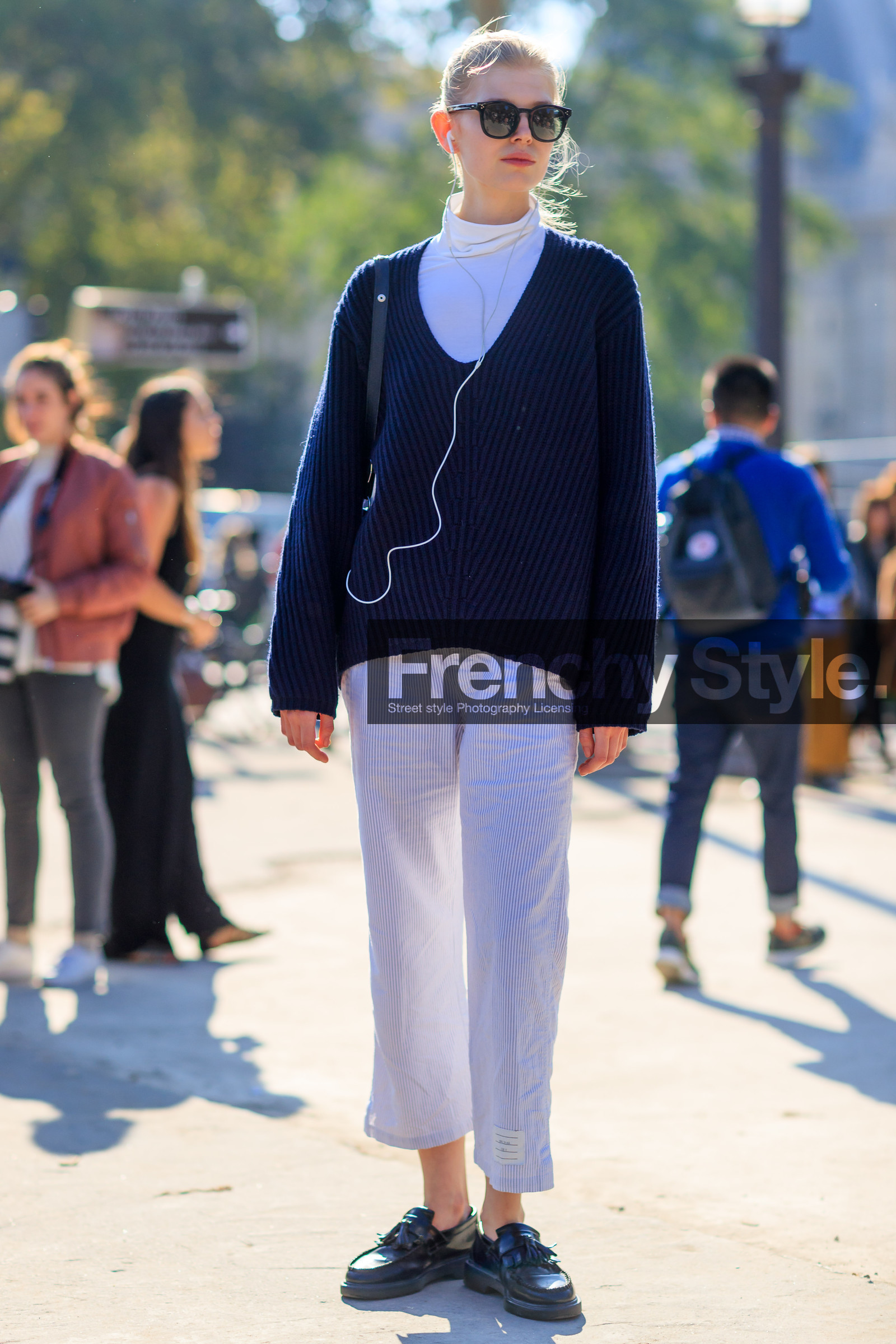 black loafers, fashion week, frenchystyle, full length, FW, jonathan paciullo, leather shoes, model, navy sweater, ola rudnicka, PARIS, PFW, SPRING SUMMER 2017, SS 17, street style, sunglasses, trousers, turtleneck sweater, vertical, white pants, white top