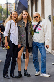 baskets, black boots, blue jeans, boots, brut denim, butterfly, denim, Felice Nova, Fran Summers, jeans, khaki jacket, leather boots, printed sweater, Rebecca Longendyke, sneakers, sunglasses, sweater, white basket, white shirt, white sneakers, fashion week, frenchystyle, FW, jonathan paciullo, street style, MFW, MILAN, SPRING SUMMER 2022, SS 22, vertical, full length