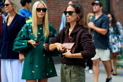brown bag, brown sweater, burberry, cardigan, Charlotte Groeneveld, embroidered dress, erika boldrin, floral, flowers, graphic dress, green dress, green pants, necklace, printed dress, sunglasses, street style, jonathan paciullo, FW, frenchystyle, fashion week, NEW YORK, NYFW, SPRING SUMMER 2020, SS 20, horizontal, atmosphere details, detail